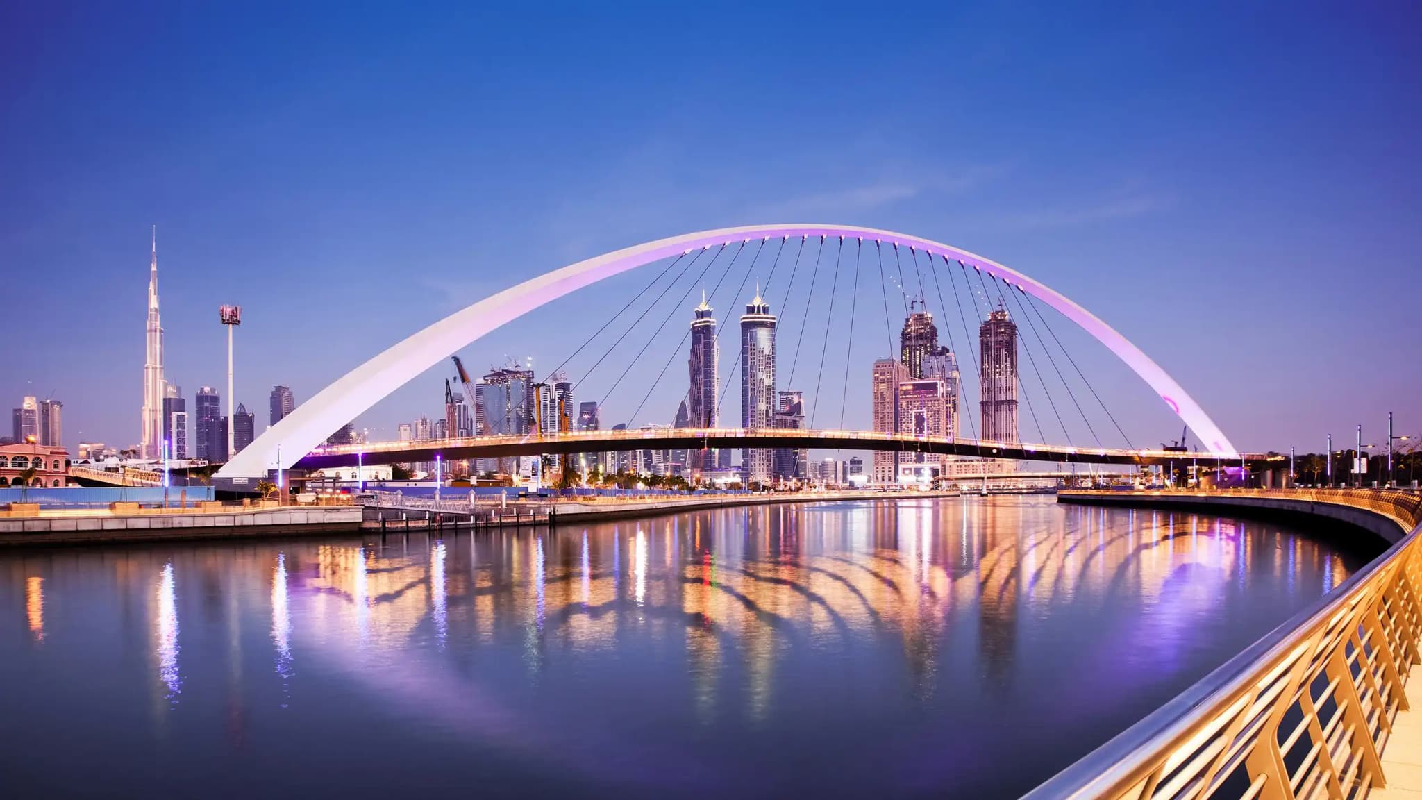 پروژه پل بی‌نهایت دبی (Infinity Bridge) و تأثیرش بر حمل‌ونقل شهری